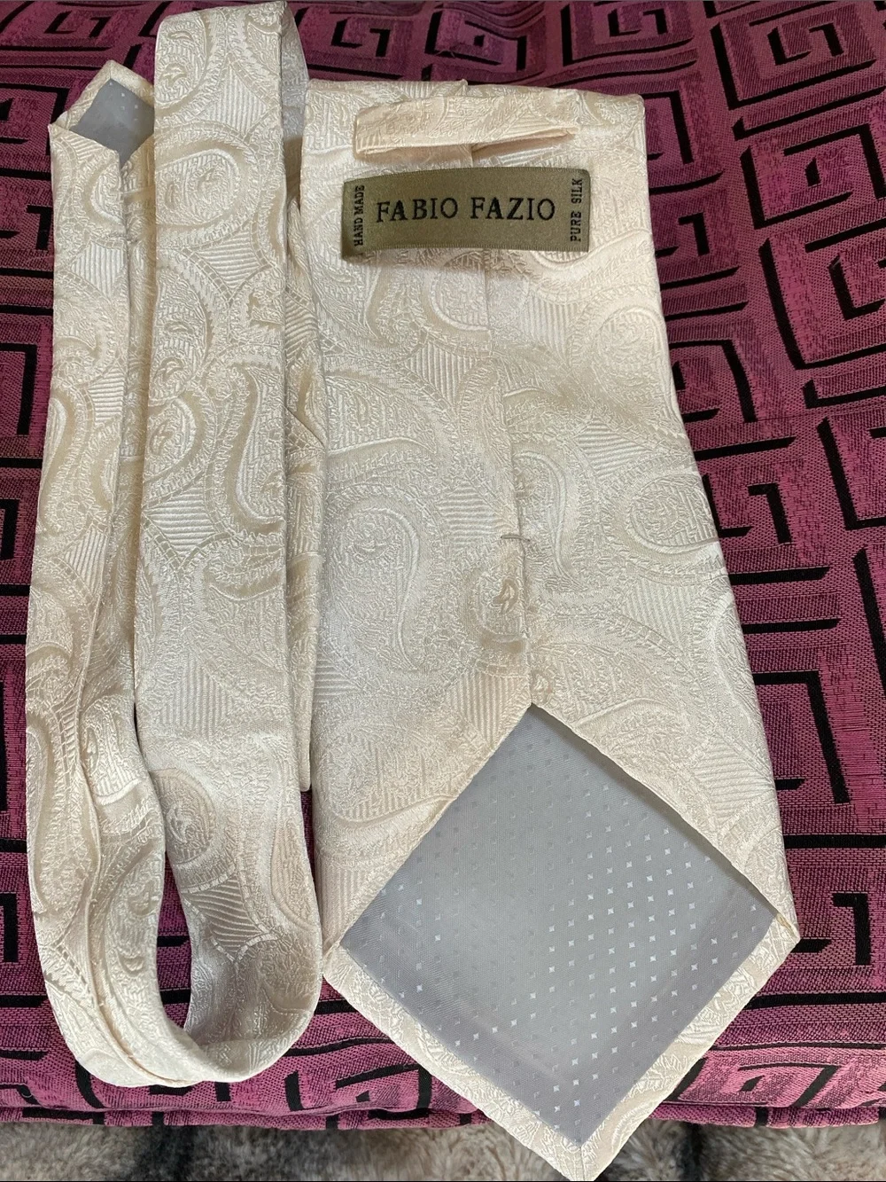 💯 Silk Hand Made In Italy 🇮🇹 Creamy Textured Shimmer Paisley Luxury Tie
